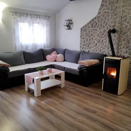 Nadia Apartment *