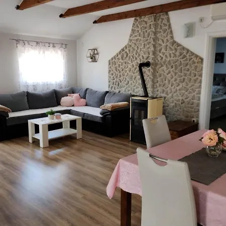 Apartment Nadia *